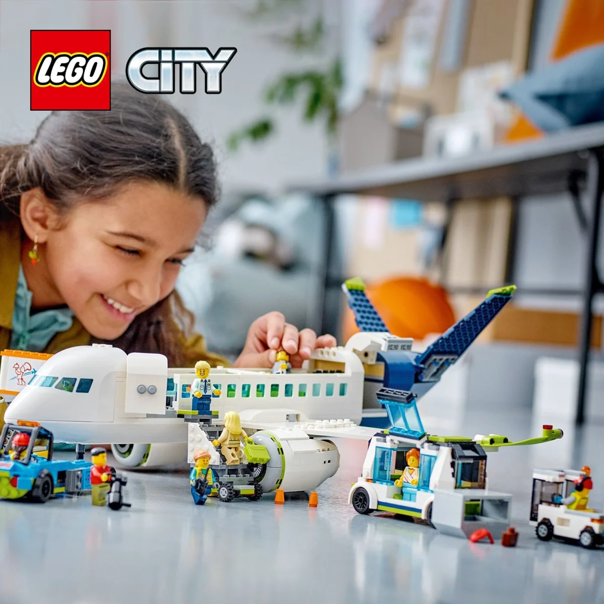 LEGO® City Passagierflugzeug 60367